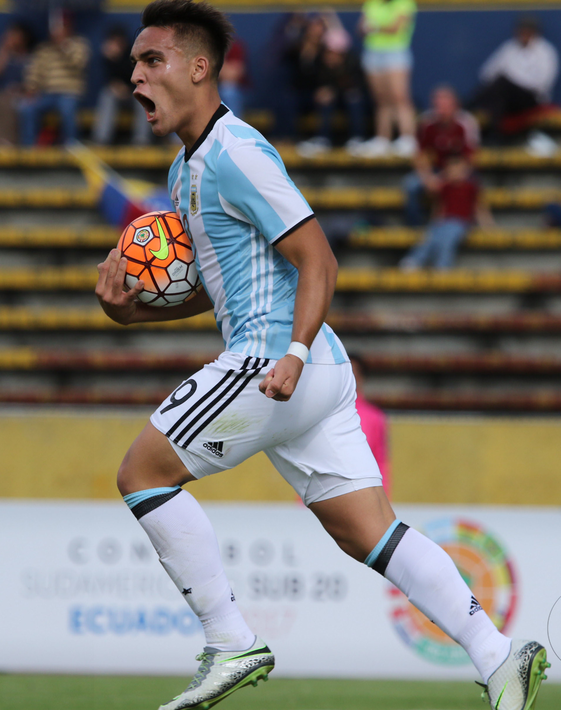 Lautaro Martinez adds Argentina's scoring depth to the round-of-16 gallery.